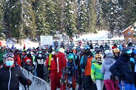 Starea vremii reala in poiana brașov. Turistii Nu Au Unde SÄƒ Se IncÄƒlzeascÄƒ DupÄƒ Ce CoboarÄƒ De Pe Partie Restaurantele RÄƒman Inchise In Brasov Si Poiana Brasov