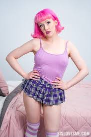 Kinky girl Evie Rees gets her shaved pussy drilled by her stepbrother -  Pichunter