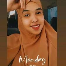 Ilaahay ha unaxariisto Gabadhaan oo lagu magacaabo Aasiya Axmed Rooble  Dabacasar oo iyadoo tahriib ah ku geeriyootay Badda udhaxaysa Giriiga iyo  Turkiga. Aasiya dhowr sanno kahor ayey Jaamacadda dhamaysay sida la  sheegayna