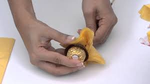 Cara membuat bunga daisy dari botol plastik bekas. How To Make A Chocolate Bouquet Fun Easy Youtube