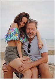 Ha aprendido piano, arpa y varios estilos de baile desde niño. Evaluna La Hija De Ricardo Montaner Ya Se Roba Los Suspiros De Todos Photo 1