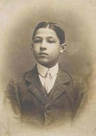 After immigrating to the united states in 1913, valentino moved to hollywood, taking up small film roles until he landed his breakout role as. Rudolph Valentino As A Child Rudolph Valentino Young Celebrities Movie Stars