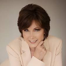 Lana Hobbs's Instagram, Twitter & Facebook