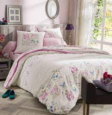 Nous vous avons prévu un lot de surprises à en couper le souffle. Linge De Lit Fleur Papillon Par Francoise Saget Douillette De Lit Linge De Lit Lit