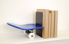 Skateboard Tail Stop Bookend By Skate Home Com Buchstutzen Sujetalibros Serre Livres Decor With Style Sujetalibros Proyectos Diy Diy
