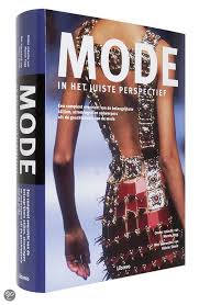 Mode In Het Juiste Perspectief Marnie Fogg 9789089983176 Boeken Mode Perspectief Boeken