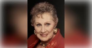 Minerva Ray's Instagram, Twitter & Facebook