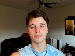 Danielle Kelman's Instagram, Twitter & Facebook