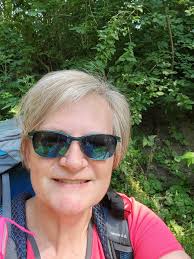 Lori Grinnell's Instagram, Twitter & Facebook