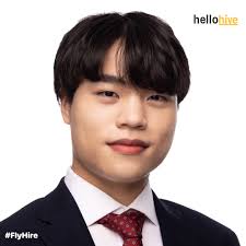 👋 Meet #FlyHire, Aiden Bruno! Aiden recently graduated from the University  of Notre Dame and secured a full-time position at Morgan Stanley! 🎉 Here's  what Aidan had to say about how Hive