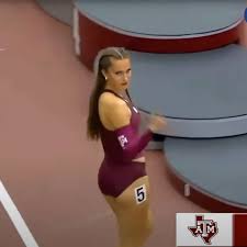 Gorgeous track star turned sports presenter Kennedy Smith goes viral for  love of camera - Daily Star