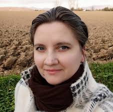 How to play as Emma in the game?