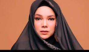 Ini Alasan Dewi Sandra Cerai dari Glenn Fredly