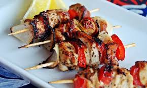 طريقة عمل شيش مع الفطر Recipe Shish Tawook Food Middle Eastern Recipes