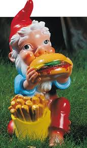 Pin Von Tapsa Kuriton Auf Gnomi Strane Creature Gartenzwerg Lustig Gartenzwerg Lustige Zwerge