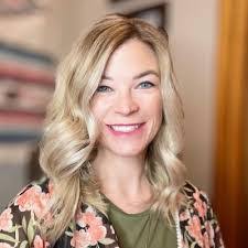 Lori Holmquist's Instagram, Twitter & Facebook