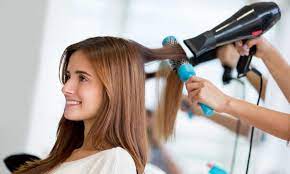 He/she gives you a drastic haircut even though you're clearly in the midst of a personal crisis. 8 Red Flags Of A Bad Hair Salon Vinaccia Hair Goddess Winter Park