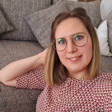 Lisa Kurowski's Instagram, Twitter & Facebook