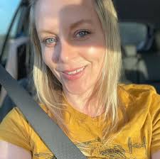 What are some quiet old-line restaurant recommendations in New Orleans near  the Monteleone hotel?