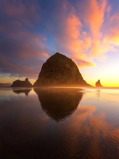 Sunset at Cannon Beach ☀️ #oregoncoast #oregonlife #oregonian #oregon #sunset #beach #cannonbeach #pacificocean