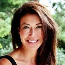 Iona Passik's Instagram, Twitter & Facebook