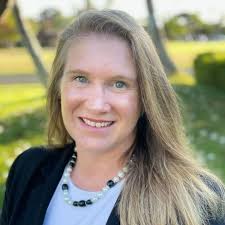 Leann Crowell's Instagram, Twitter & Facebook