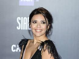 L'attrice invece vorrebbe sposarsi all'antica e con una grande cerimonia con tutti i. Serena Rossi Proposta Di Matrimonio In Diretta Tv