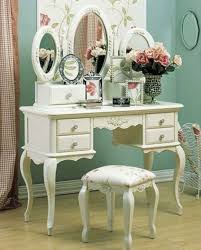 Pin By Blanca On Vanities Tocadores Bancos Bedroom Vanity Set French Furniture Bedroom Country Bedroom Furniture