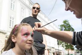 Open by night med grill, musik og god stemning