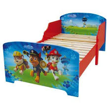 This wooden bed is designed with fantastic cut outs of all your little ones favourite characters! Paw Patrol Wooden Toddler Bed Letto Per Neonati House Legno