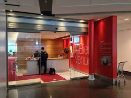 Seating at the banque nationale world mastercard lounge at yul is condensed but each lounger is roomy and comfortable. Lounge Hopping In Montreal Guys Who Travel