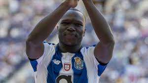 Conceiçao'nun aboubakar, en önemli silahlarımdan biri olacak demesi üzerine porto'nun aboubakar'ı kiralamak veya satmaktan vazgeçtiği ve şimdilik bu transfer için kapıların kapandığı. Aboubakar Scores As Besiktas Silence 10 Man Istanbul Basaksehir Goal Com