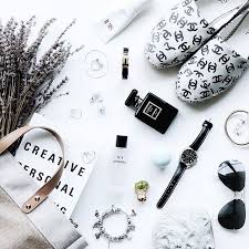 то ли лыжи не едут то ли я долбанутый The Best Flatlays On Instagram Love It Goladyayuningtyas Flatlay Instagram Instagram Posts