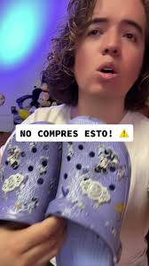 ¡No Compres Crocs en Disney World por $100!