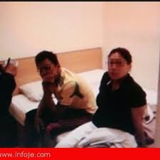 Hari itu, aku mengikuti lintas alam keluarga yang diselenggarakan oleh perkumpulan di mana aku menjadi anggotanya. Video Main Cikgu Itu Dengan Suami Aku Erangan Rengekan Dikgu Itu Aku Dengar