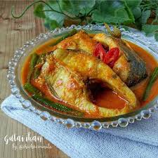 Gulai kepala ikan, salah satu menu andalan di rumah makan padang dengan rasa bumbu yang khas dan cocok untuk teman nasi panasmu! Gulai Ikan Steemit