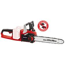 Kroiss e i due testimonial della comunicazione einhell anna kraft e andré schubert che hanno condotto gli ospiti fino al nuovo showroom, . Power X Chance Baywa Bau Garten