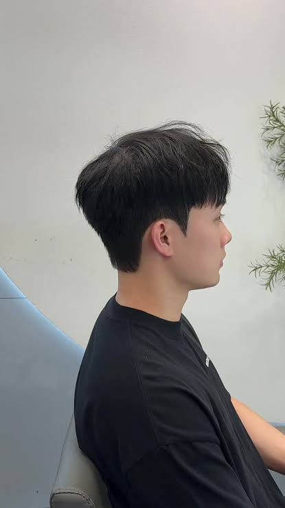 Tóc nam trán cao nên để kiểu gì tại Edric Hair Studio