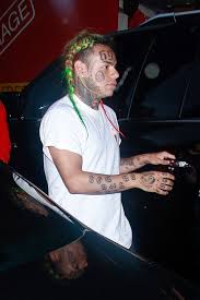 And the rapper has a whole new look. Tekashi6ix9ine Debuts Beard Full Body Tattoos While Teasing New Music Hollywood Life