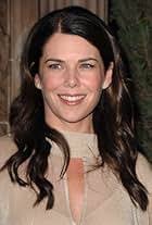 Lauren Graham, Mae Whitman Teaming Up to Adapt 'The Royal We' (Exclusive)