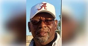 Shawn Bray's Instagram, Twitter & Facebook