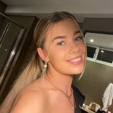 Ellen Dunleavy (@DNLYLN)