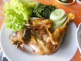 Bagian daging paha atas dan bawah ayam paling cocok untuk tongseng. Paha Ayam Goreng Berukuran Jumbo Bantulayam Goreng Mbah Cemplungçš„å›¾ç‰‡ Tripadvisor