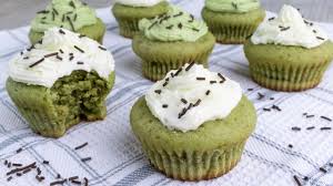 Przepis: Zielone muffinki / babeczki z herbatą Matcha - Pieknowdomu.pl