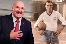 Соответствующий указ президент подписал в пятницу, 5 марта. Kak Prezident Belarusi Aleksandr Lukashenko Igral V Futbol Chempionat