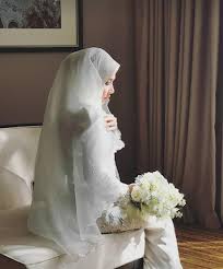 Eps 1 cinta bukan kristal. Selepas 4 Bulan Bertunang Dayana Roza Sah Jadi Isteri Kepada Usahawan