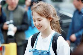 They are having four members namely irene, seulgi, wendy and joy. Red Velvet S Wendy Profile Facts Family Debut And Controversy Byeol Korea