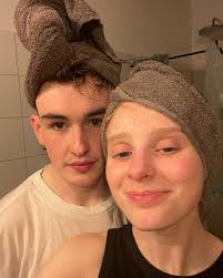 Lil dumpy if life pt.3 ⚡️ #life #dump #instadump #live #livemusic #tv  #festival #festivalseason #friends #goodvibes #viral #fun #singersongwriter  #studio