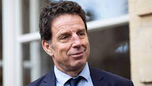 Il est marié et a quatre enfants. Le President Du Medef Geoffroy Roux De Bezieux Attendu A Perigueux