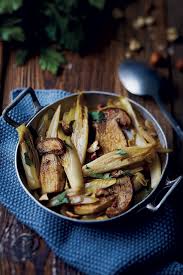 Poelee D Endives Aux Cepes Et Noisettes Pour 4 Personnes Recettes Elle A Table Recette Recettes De Cuisine Endives Recette Cepes